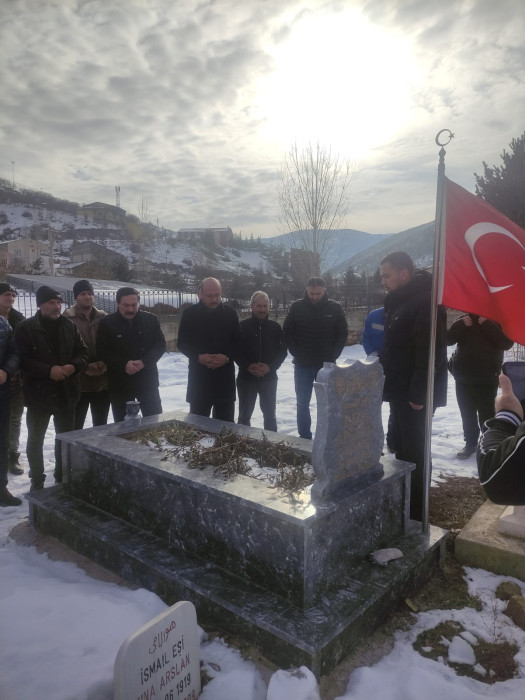 Merhum Başkan Rıza Arslan Mezarı Başında Anıldı