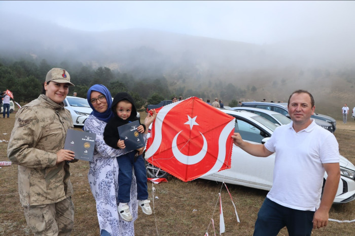 Uçurtma Şenliğinde Jandarmanın Kadına Yönelik Şiddetle Mücadele Faaliyetleri